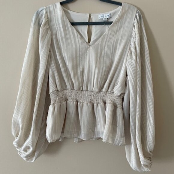She and Sky New ballon sleeve blouse with tags Gold Size M - Picture 1 of 6